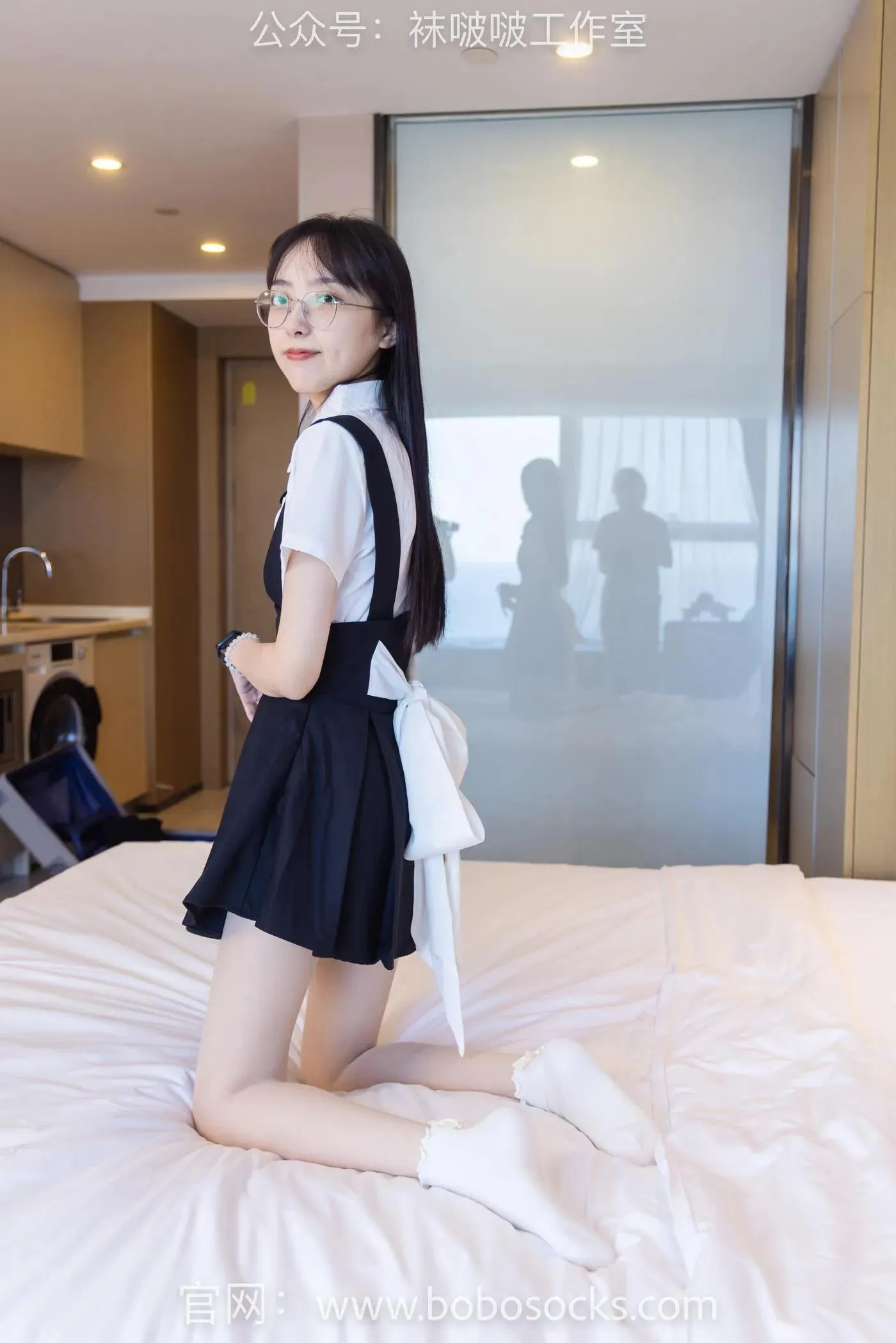 [BoBoSocks袜啵啵]NO.121 稚予-高跟鞋、白棉袜、肉丝 [138P]插图3